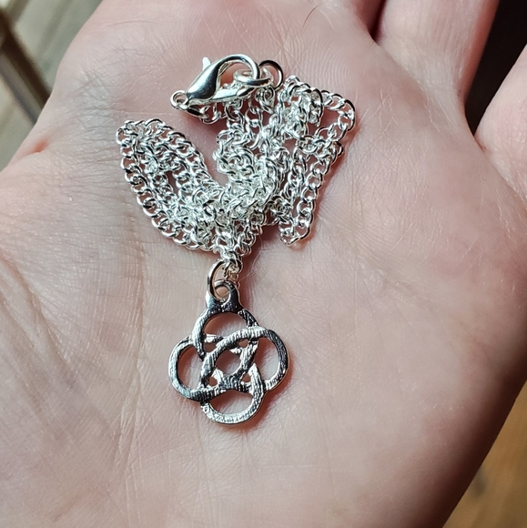 New Dainty Silver Celtic Knot Necklace - Picture 8 of 8